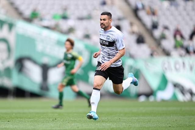 官宣：湖人与篮网达成交易 拉塞尔换锋线神将