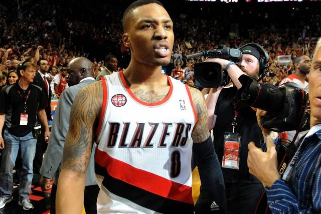 库里连中4记关键三分 美国男篮力克法国夺金牌