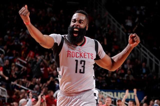 弗格35分辽宁逆转山东 萨林杰42+16深圳胜广州